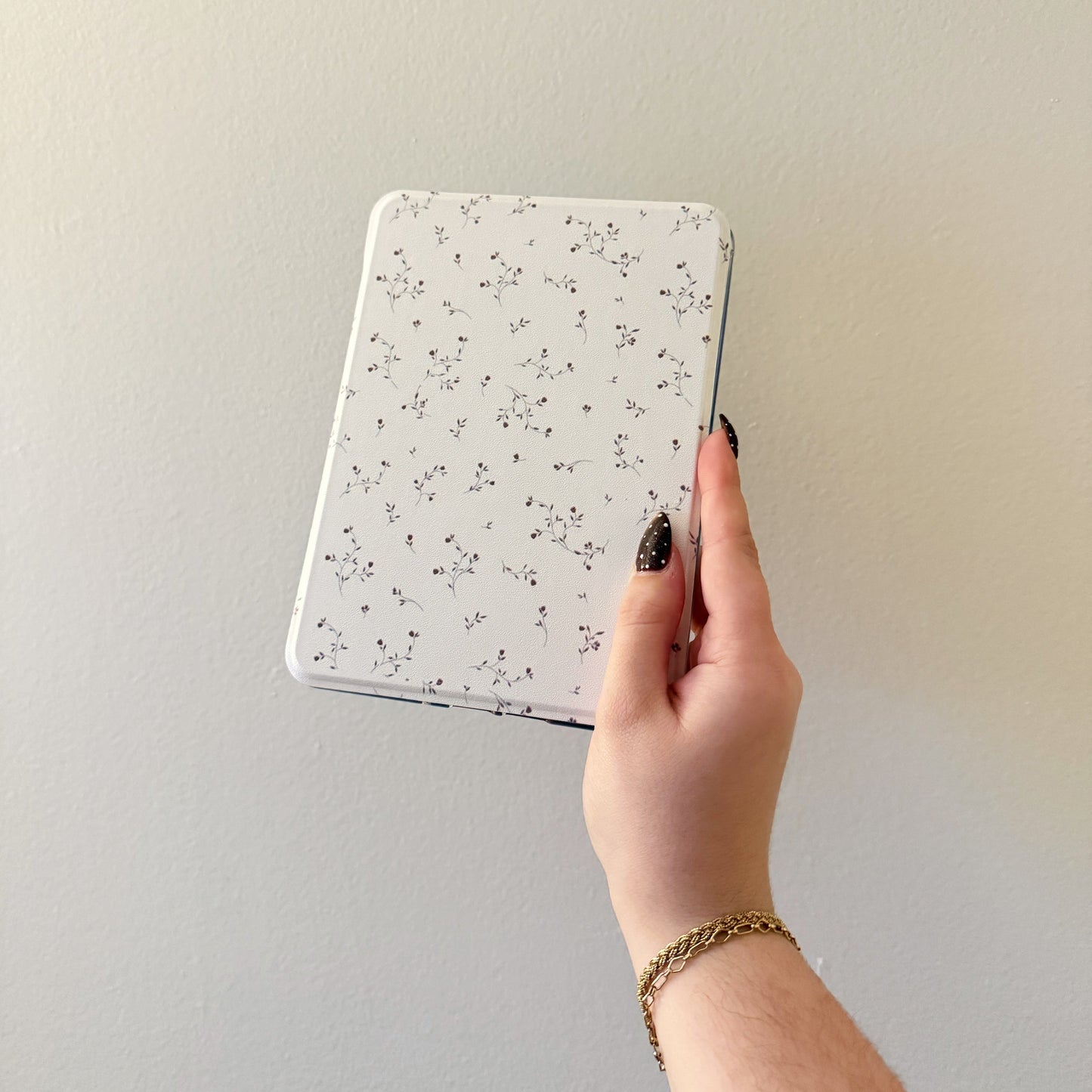 clear-back kindle case