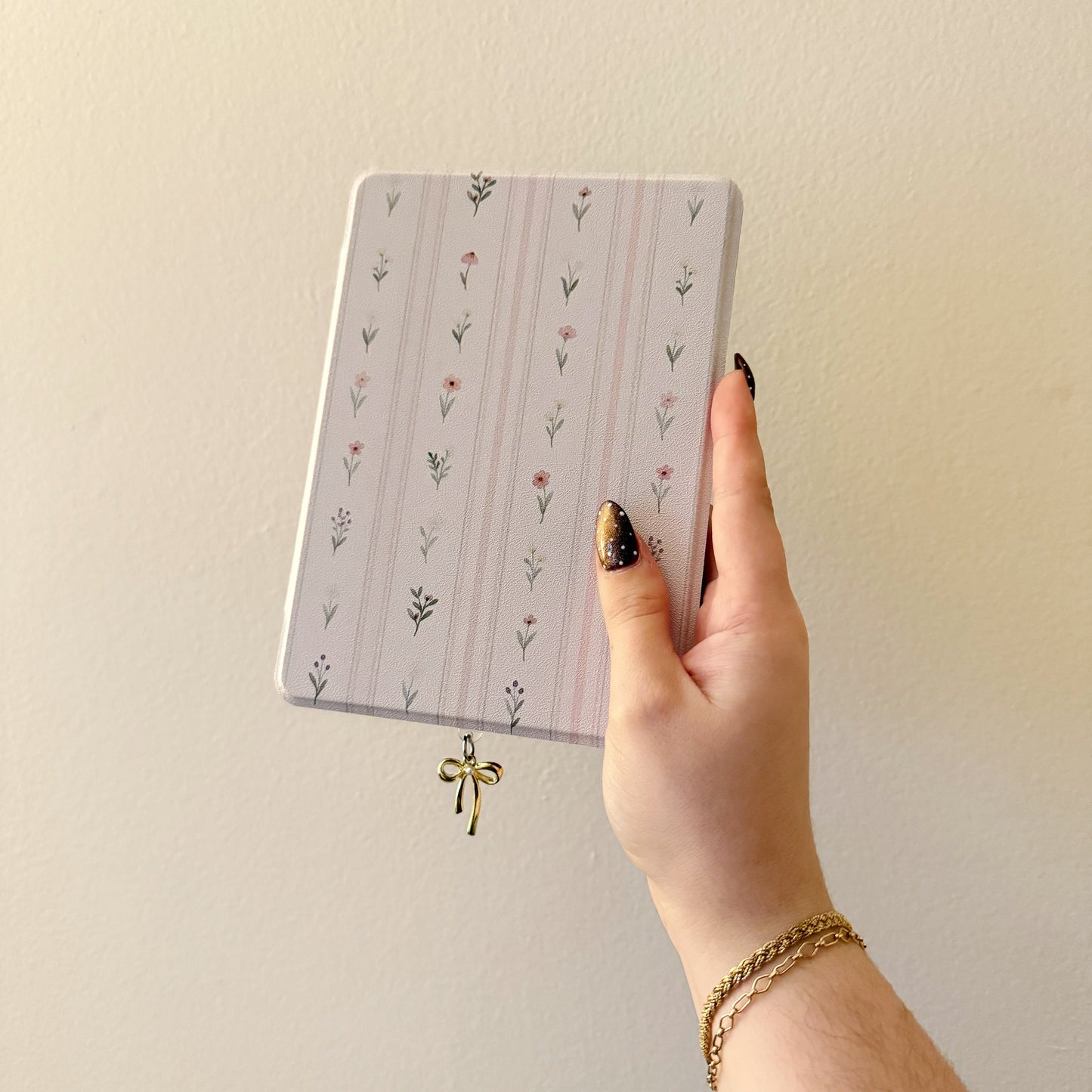 clear-back kindle case