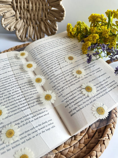 daisies for days bookmark